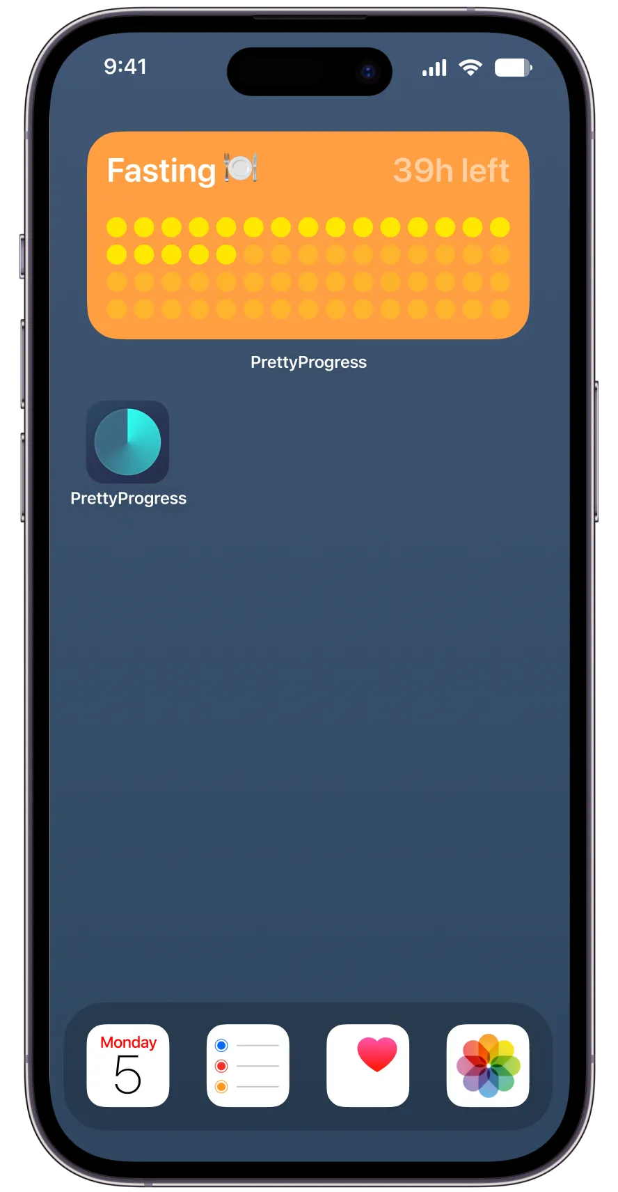A detail of an iPhone's Home Screen with a fasting countdown widget added to its Home Screen